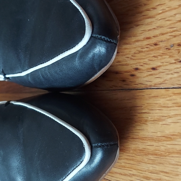 J. Crew Black Pointed Toe Leather Loafers With White Piping Detail Size 8 EUC - Picture 5 of 16